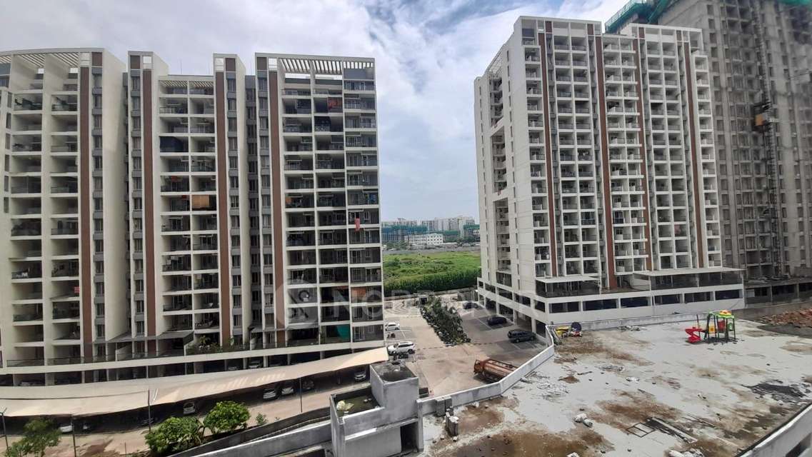 2 BHK Flat In Majestique Towers for Rent  In  Kharadi