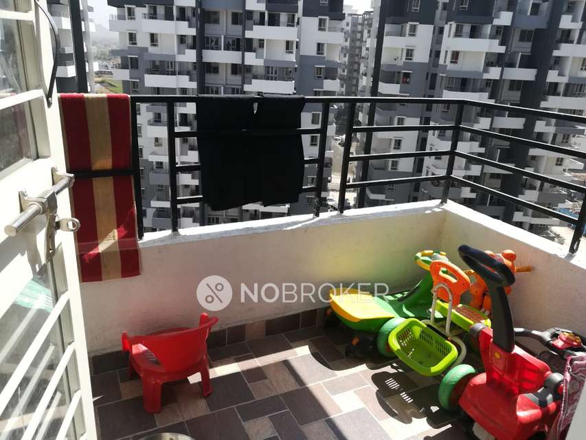 2 BHK Flat In Tanish Orchid  For Sale  In Charholi Budruk