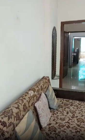 Single Room for Female In 1 BHK  In Patel Nagar