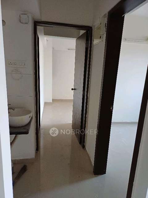 2 BHK Flat In Mantra Insignia for Rent  In Mundhwa