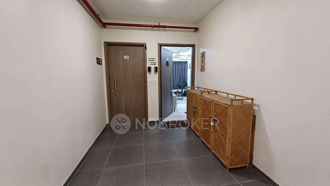 2 BHK Flat In Kalpataru Paramount C For Sale  In Kapurbawdi