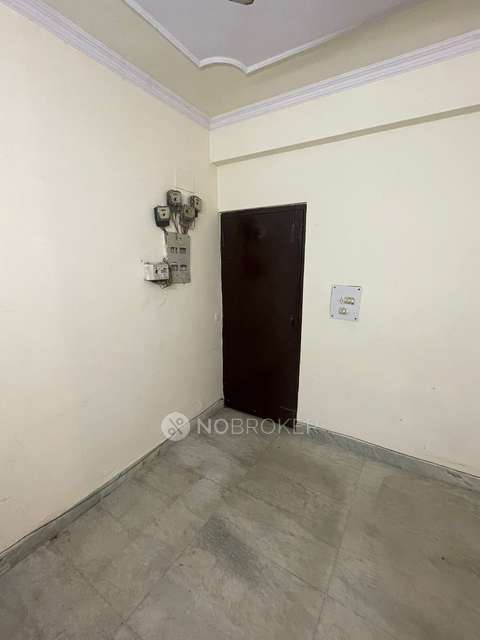 Single Room for Female In 1 RK  In Sector 62