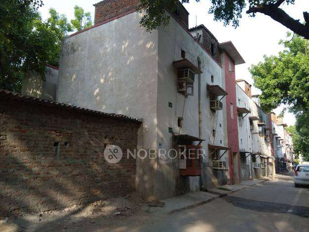 1 RK Flat In Apartment for Rent  In Ansari Nagar East