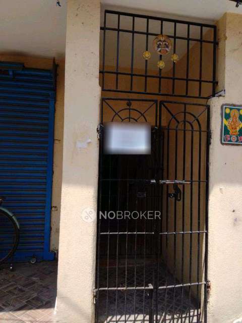 Shop in Saligramam, Chennai for Rent 