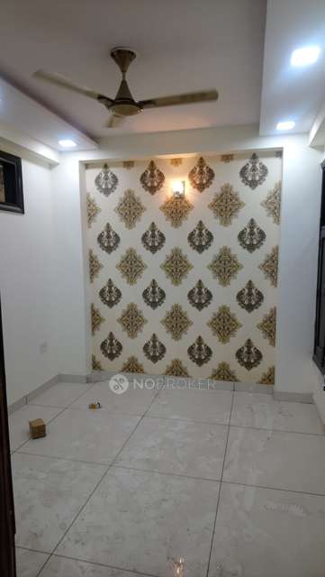 2 BHK Flat In Sri Laxmi Apartment For Sale  In Palam