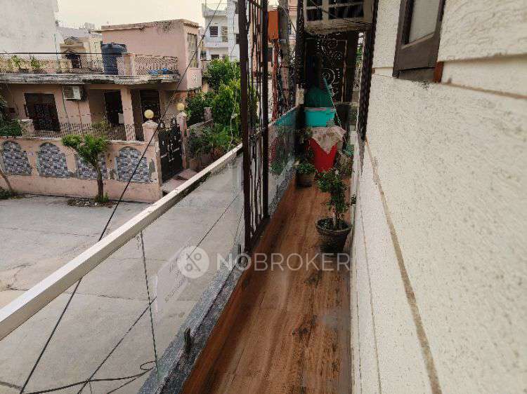 3 BHK Flat In Jai Govinda Apartment For Sale  In  Shyam Kunj