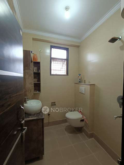 3 BHK Flat In Gayatri Apartment  For Sale  In Sadh Nagar Ii, Palam