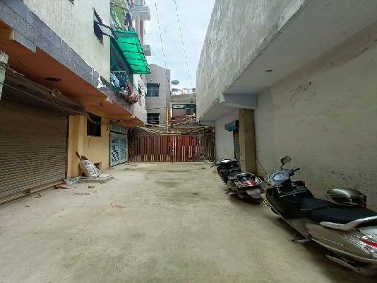 3 BHK Flat In Gayatri Apartment  For Sale  In Sadh Nagar Ii, Palam