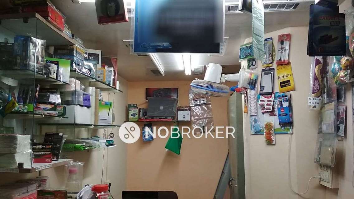 Shop in Kandivali West, Mumbai for sale 