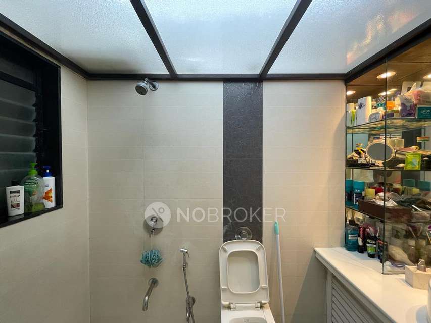 2 BHK Flat In Poseidon Apartment, Andheri West For Sale  In Andheri West