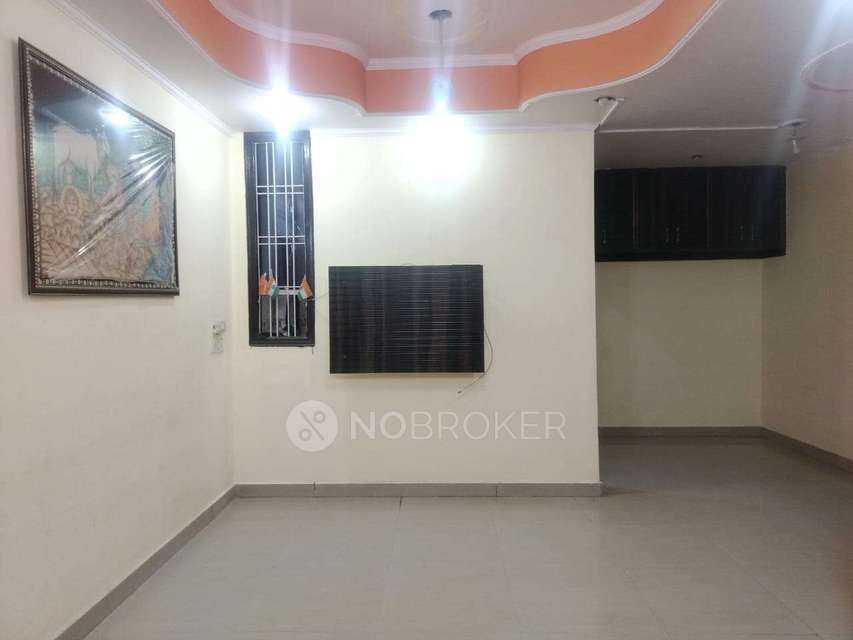 2 BHK Flat In Standalone Building  For Sale  In Shalimar Garden