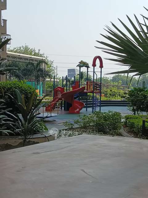 3 BHK Flat In Landcraft Golflinks For Sale  In Pandav Nagar