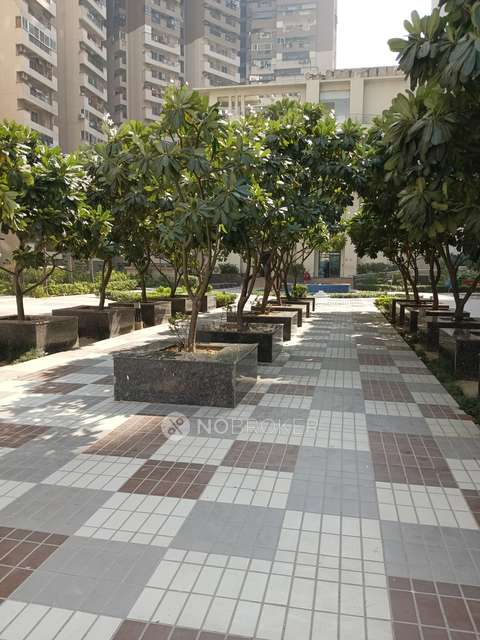 3 BHK Flat In Landcraft Golflinks For Sale  In Pandav Nagar