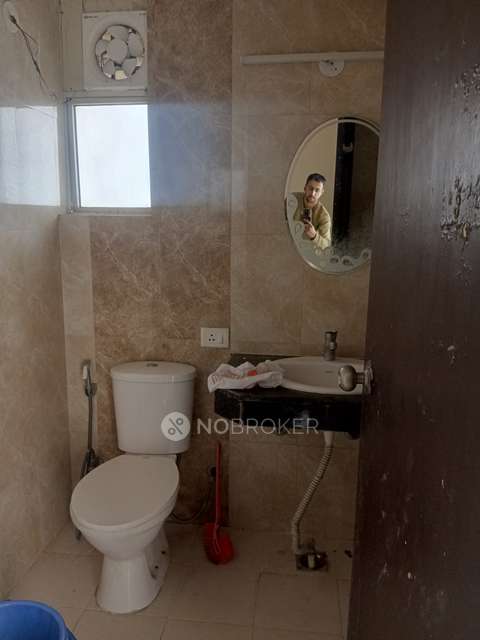 3 BHK Flat In Landcraft Golflinks For Sale  In Pandav Nagar