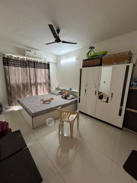 2 BHK Flat In Godrej Tranquil For Sale  In Kandivali East