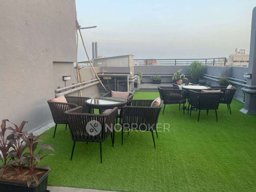 1 BHK Flat In Dharti Pressidio For Sale  In Malad West