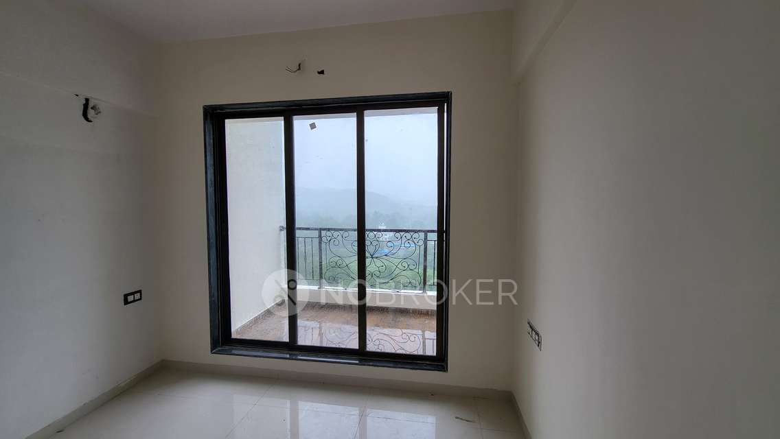 2 BHK Flat In Empire Homes, Ambernath For Sale  In Dattanagar