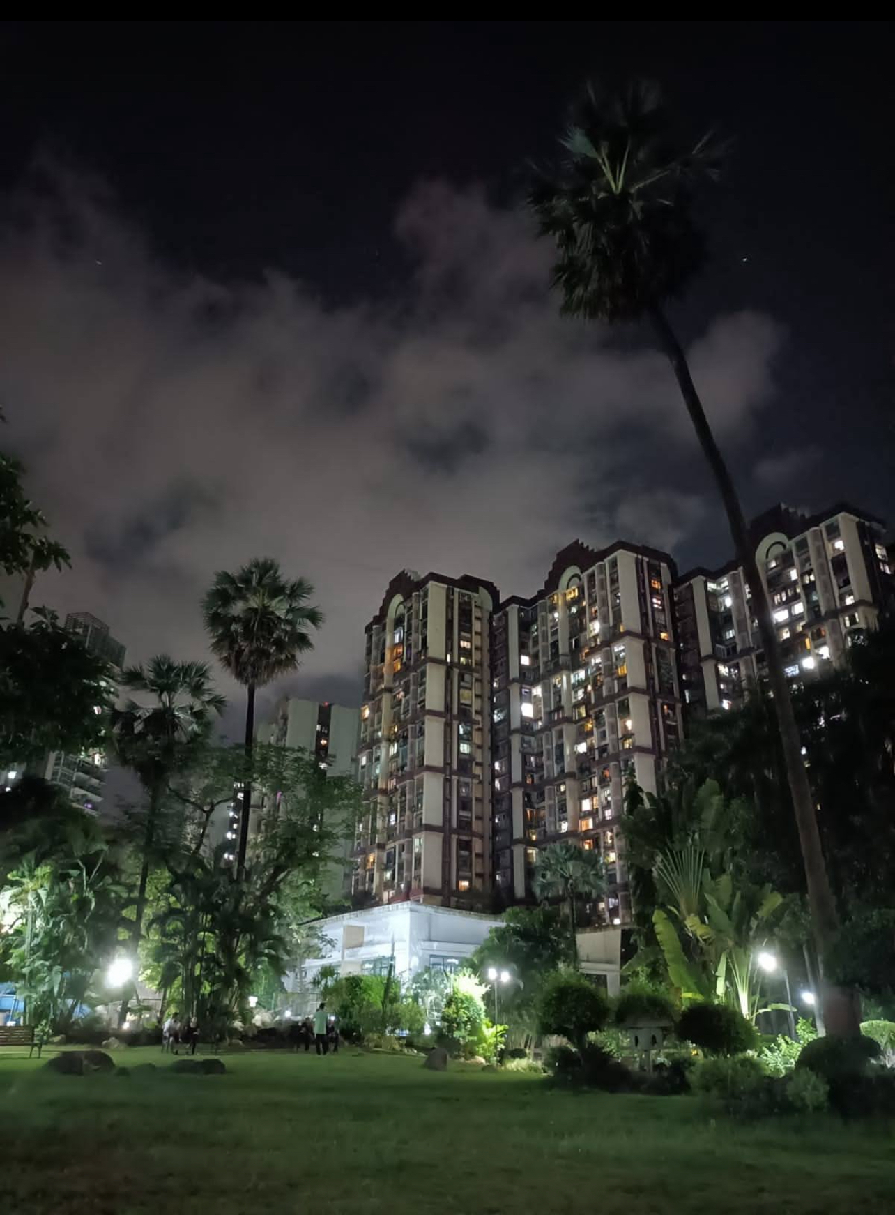 Whispering Palms Bldg No 6