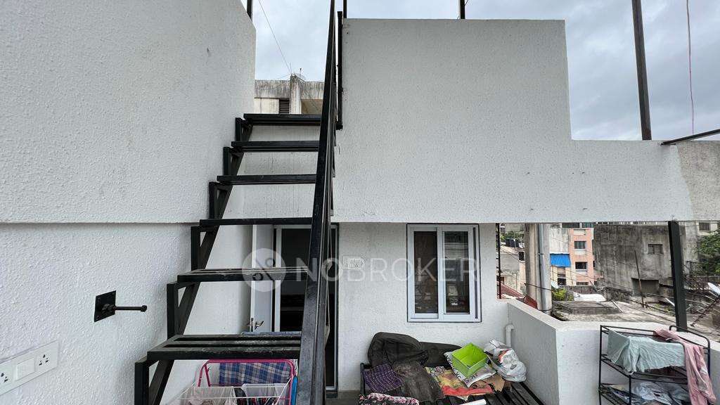2 BHK Flat In Mahadev Apartment For Sale  In Sadashiv Peth