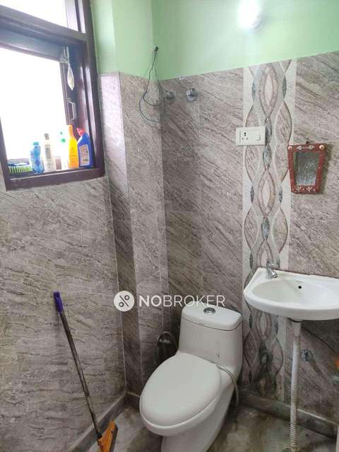 1 BHK Flat In Standalone Buidling  For Sale  In Mehrauli