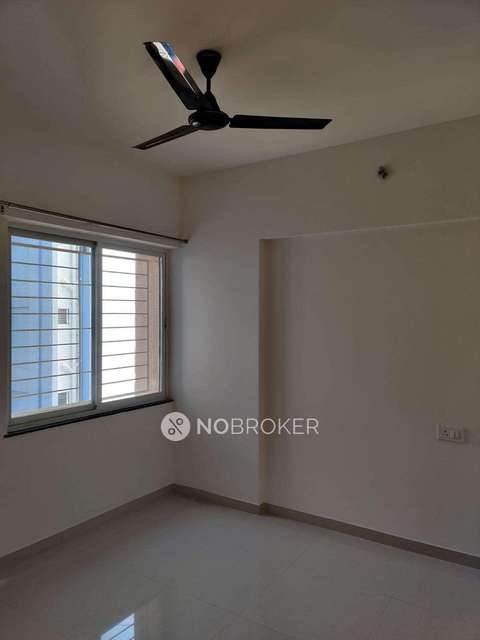 2 BHK Flat In Sapphire Towers  For Sale  In Charholi Budruk