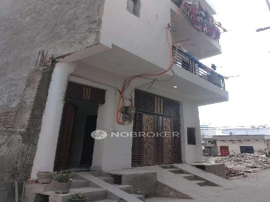 2 BHK Flat In Standalone Building  for Rent  In Mundka
