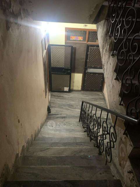 2 BHK Flat For Sale  In Mayur Vihar