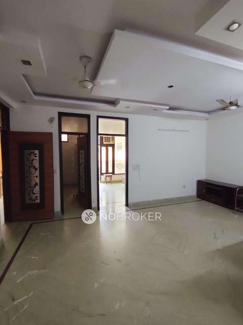3 BHK Flat In Standalone Building  For Sale  In Pitam Pura