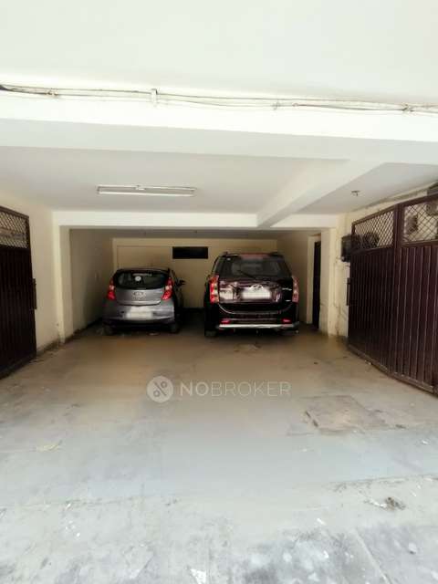 3 BHK Flat In Standalone Building  For Sale  In Pitam Pura