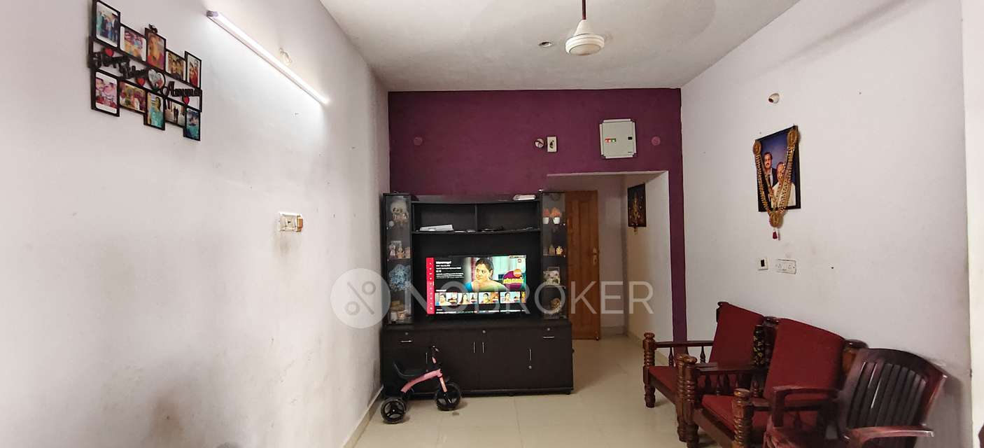 2 BHK Flat In Sai Krishna Flats, Medavakkam For Sale  In Medavakkam