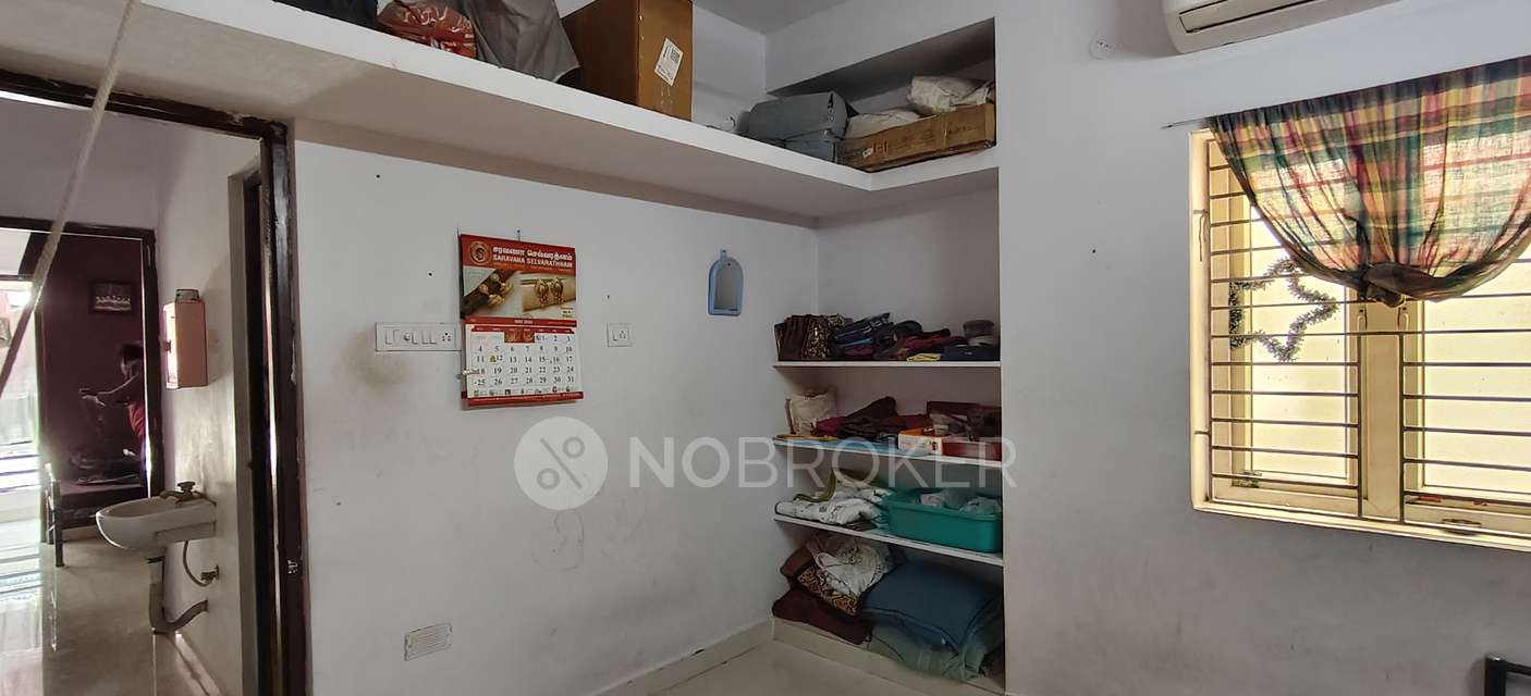 2 BHK Flat In Sai Krishna Flats, Medavakkam For Sale  In Medavakkam