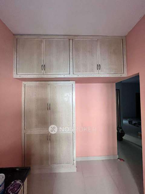 2 BHK Flat In Sai Krishna Flats, Medavakkam For Sale  In Medavakkam