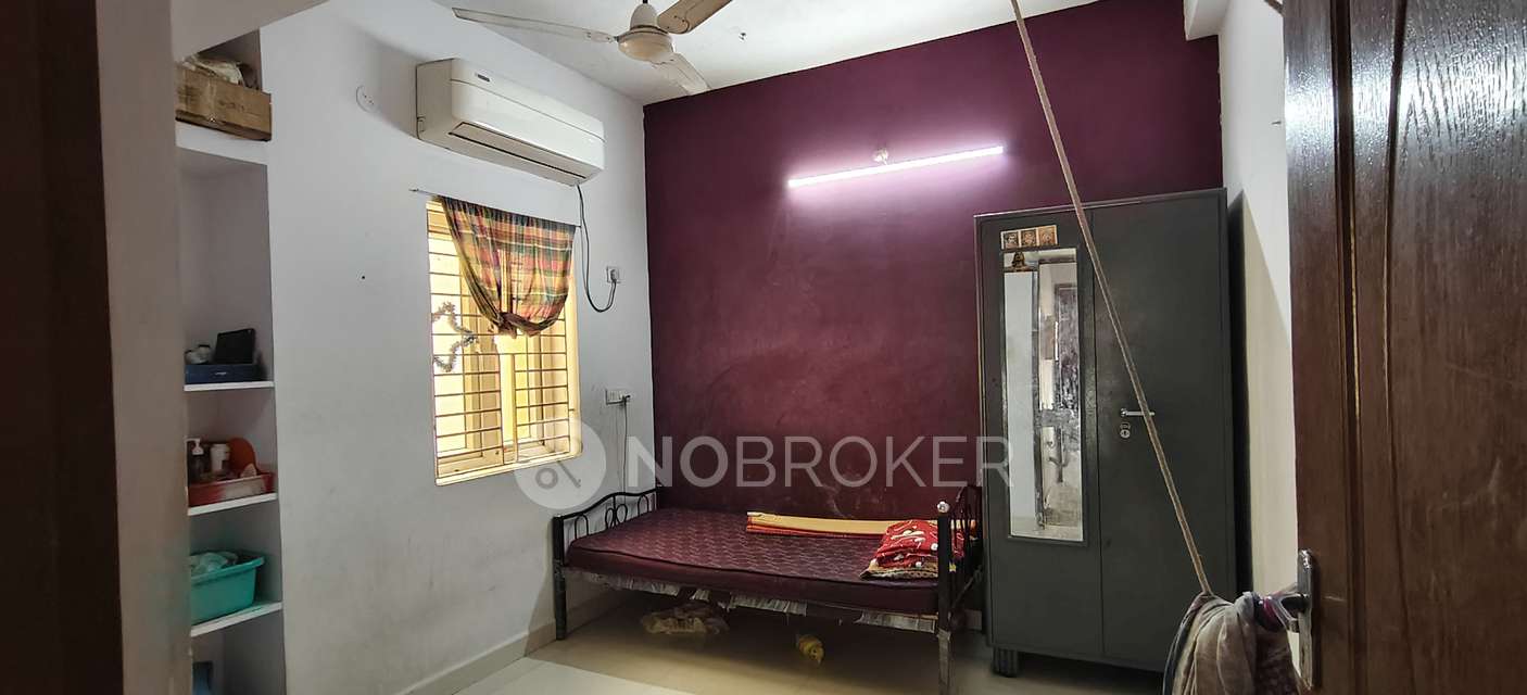 2 BHK Flat In Sai Krishna Flats, Medavakkam For Sale  In Medavakkam