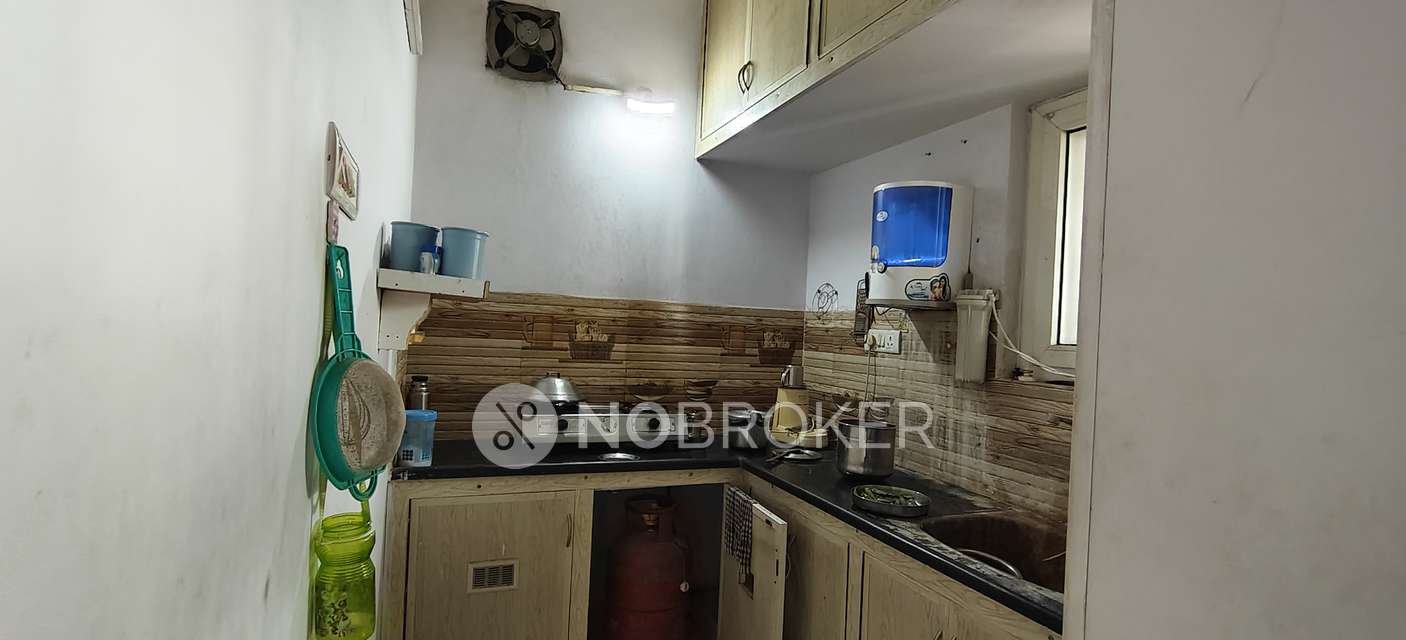 2 BHK Flat In Sai Krishna Flats, Medavakkam For Sale  In Medavakkam