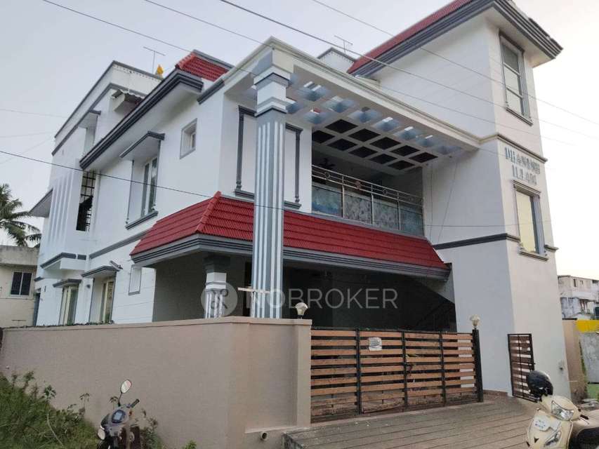 Shared Room for Female In 2 BHK  In Semmancheri