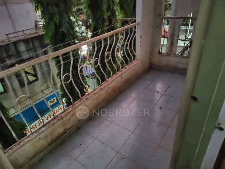 Shared Room for Female In 2 BHK  In Varun Park Co-operative Housing Society In Pimple Saudagar