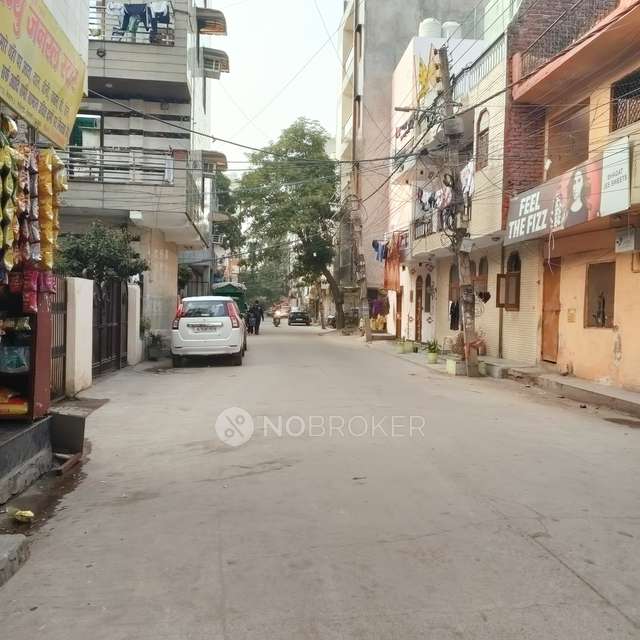 1 BHK Flat For Sale  In Rohini Sector 3