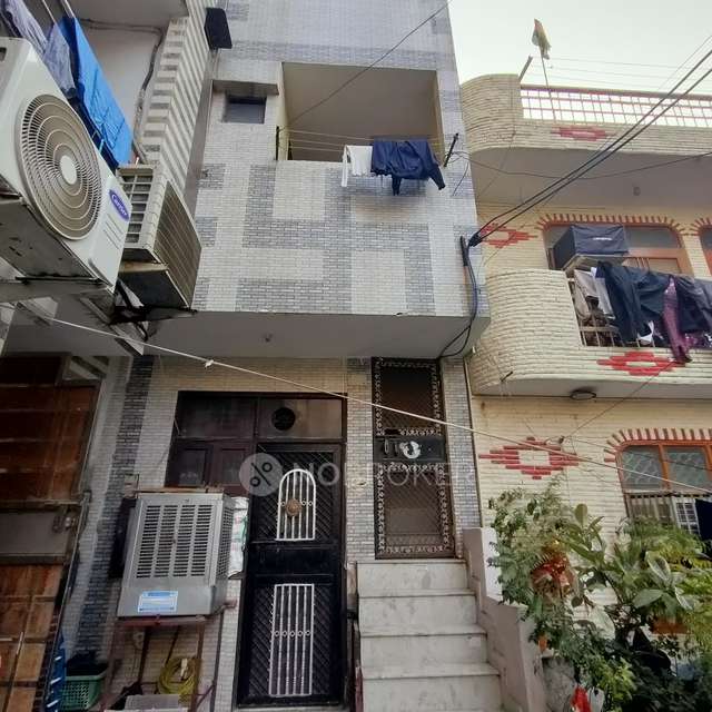 1 BHK Flat For Sale  In Rohini Sector 3