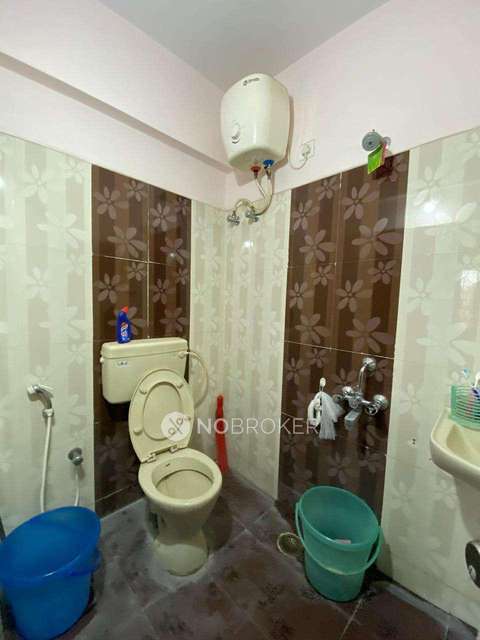 2 BHK Flat In Prabhavathi Enclave For Sale  In Bommanahalli