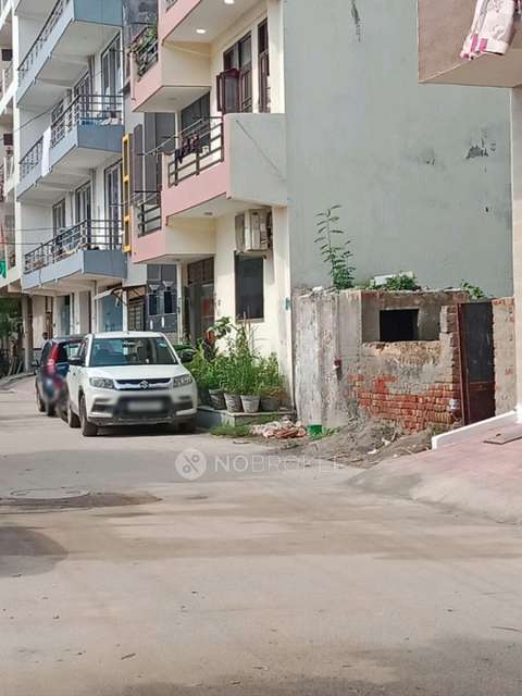 2 BHK Flat In Sb for Rent  In Sector 110