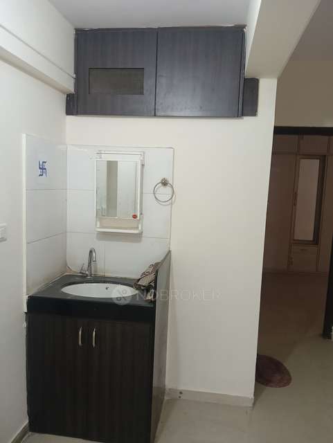 2 BHK Flat In Umiya Tower For Sale  In 5xf5+9jr, Mahatma Phule Rd, Hanuman Chowk, Mulund East, Mumbai, Maharashtra 400081, India