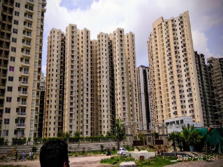 Urbtech Xavier Sector 168 Without Brokerage Unfurnished 2 BHK Flat