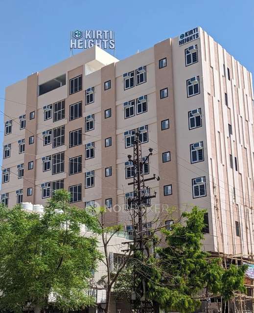 PG for Girls in Coral Park