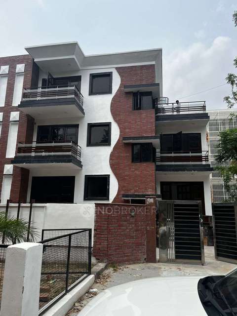 PG for Girls in Greenwood City