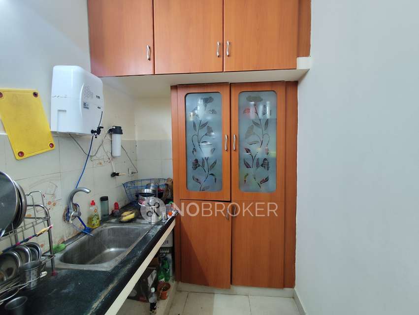 2 BHK Flat In Kumaran Saravana For Sale  In Medavakkam Koot Road