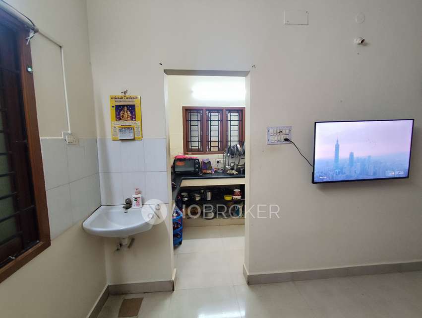 2 BHK Flat In Kumaran Saravana For Sale  In Medavakkam Koot Road
