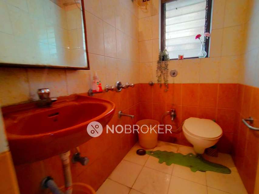 3 BHK Flat In Avarsekar Residency For Sale  In Dadar West