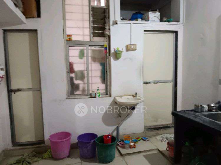 Single Room for Female In 1 BHK  In Pimpri-chinchwad