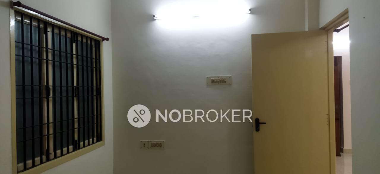 2 BHK Flat In Prashanthi Apartment  For Sale  In  Chromepet