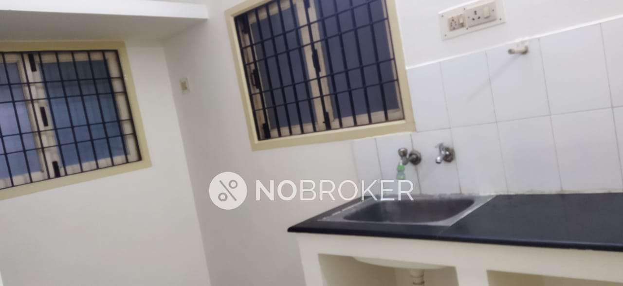 2 BHK Flat In Prashanthi Apartment  For Sale  In  Chromepet